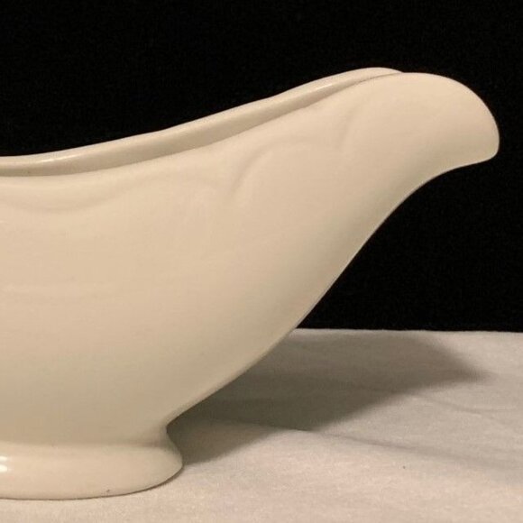 Vintage Homer Laughlin Gravy Boat Eggshell Sauce Boat Embossed Serving Handle - Picture 9 of 12